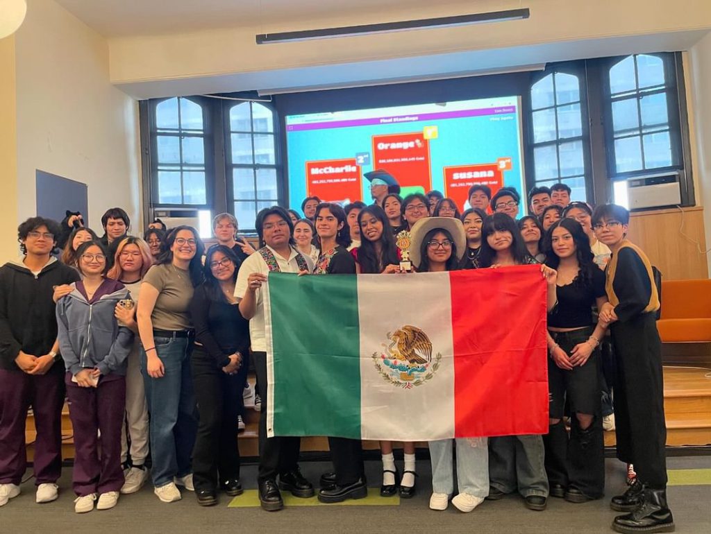 Mexican Student Union with their attendees